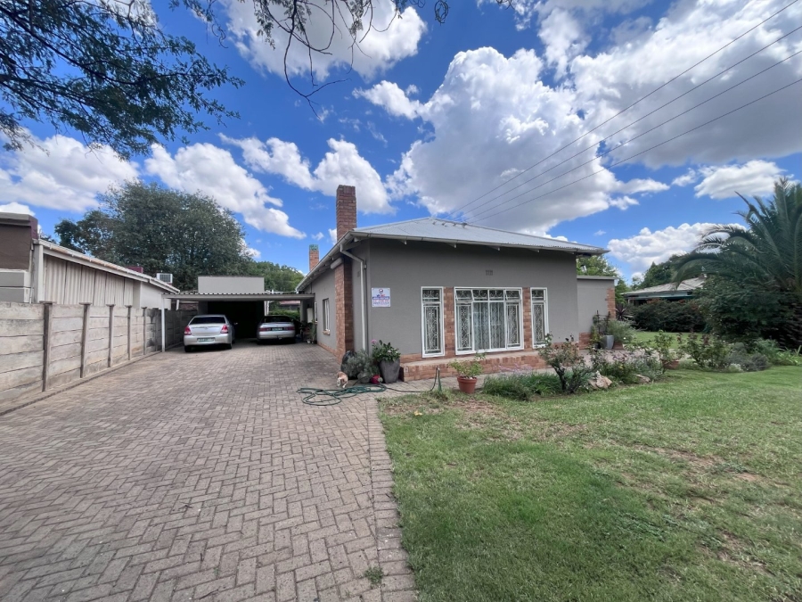 4 Bedroom Property for Sale in Park West Free State